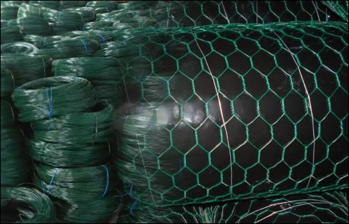 Vinyl coated iron wire for green powder coated hexagonal netting gabions production